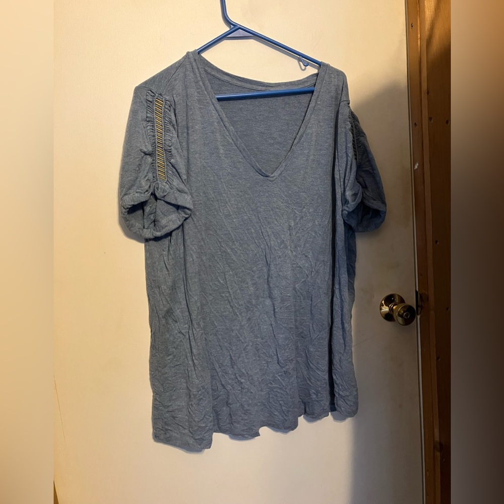Cute blue T